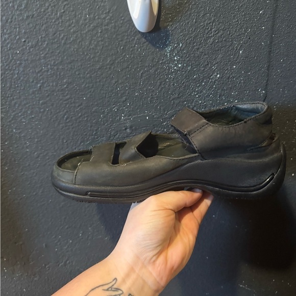 Dansko Black Green Leather Sandals with Adjustable Straps and Rugged Platform - Picture 3 of 8